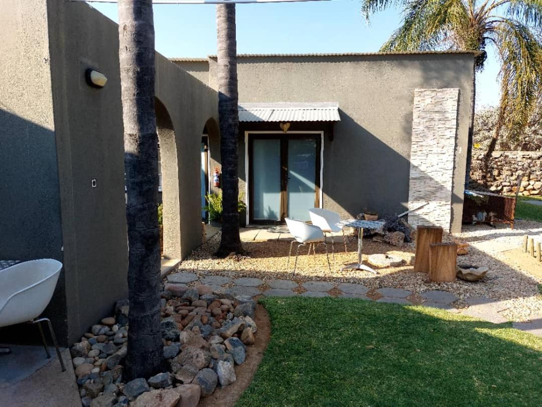 Bush Pillow Guest House Otjiwarongo Exterior photo