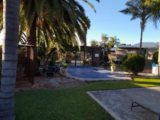 Bush Pillow Guest House Otjiwarongo Exterior photo