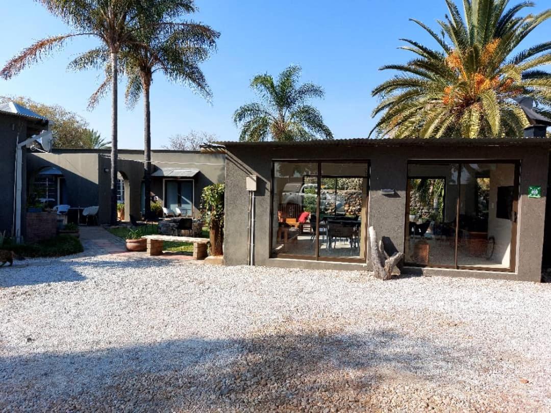 Bush Pillow Guest House Otjiwarongo Exterior photo
