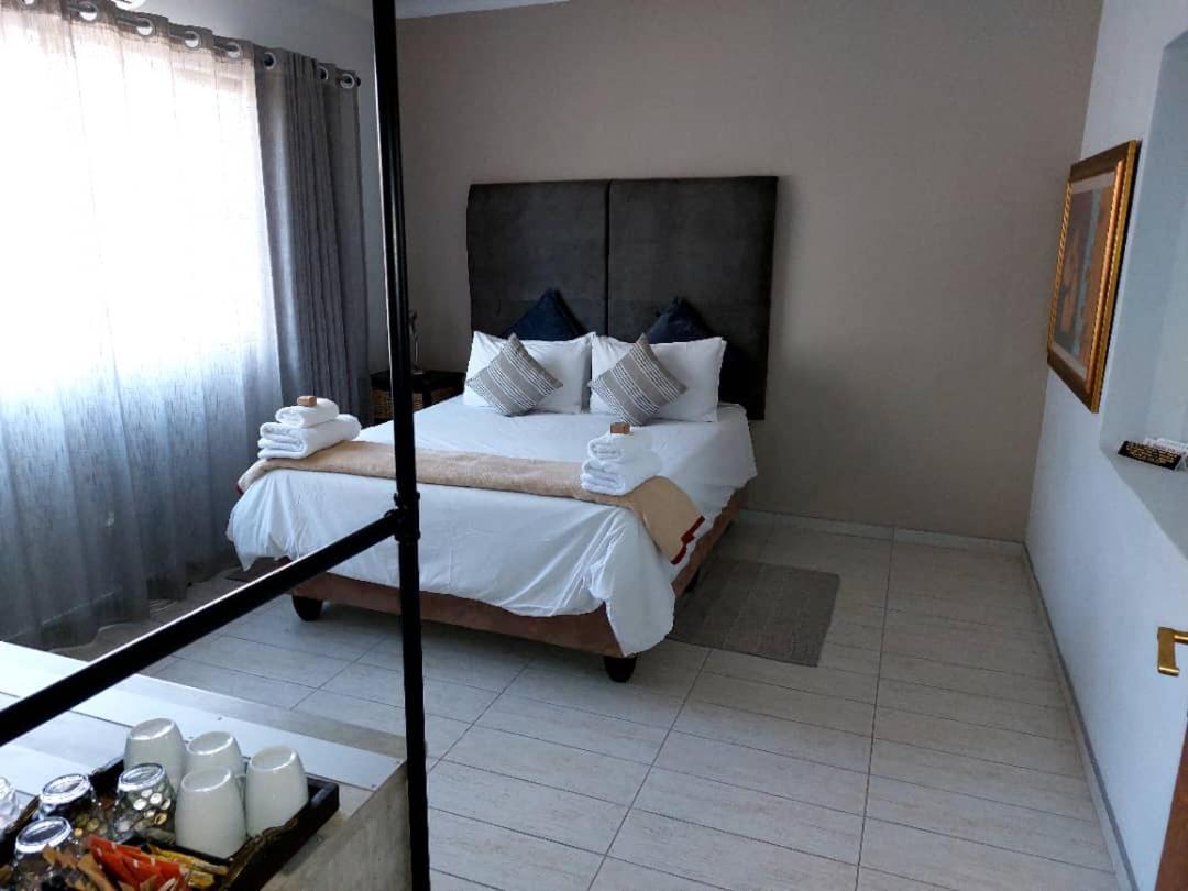 Bush Pillow Guest House Otjiwarongo Exterior photo